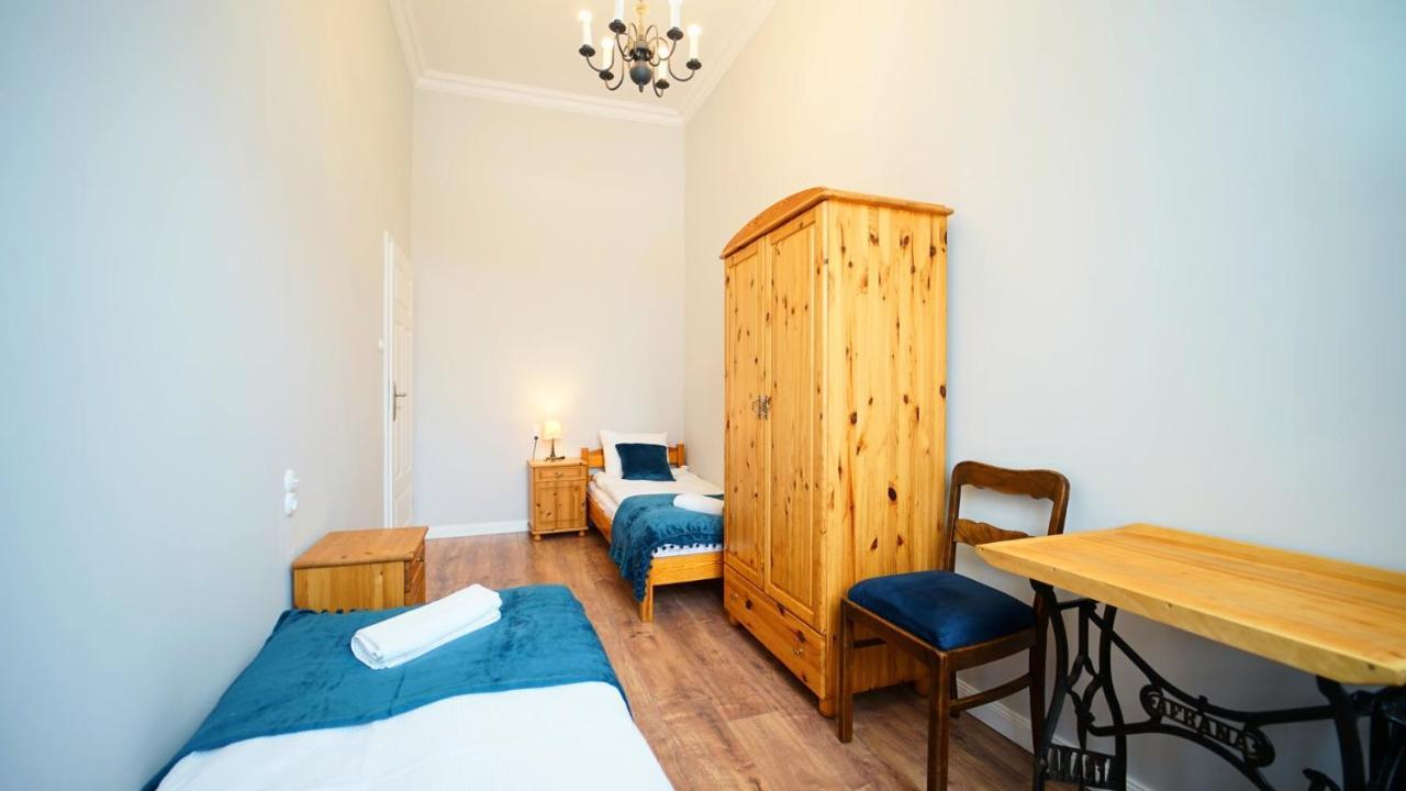 Apartamenty Everysky - Plac Ratuszowy 51 Еленя-Гура Экстерьер фото